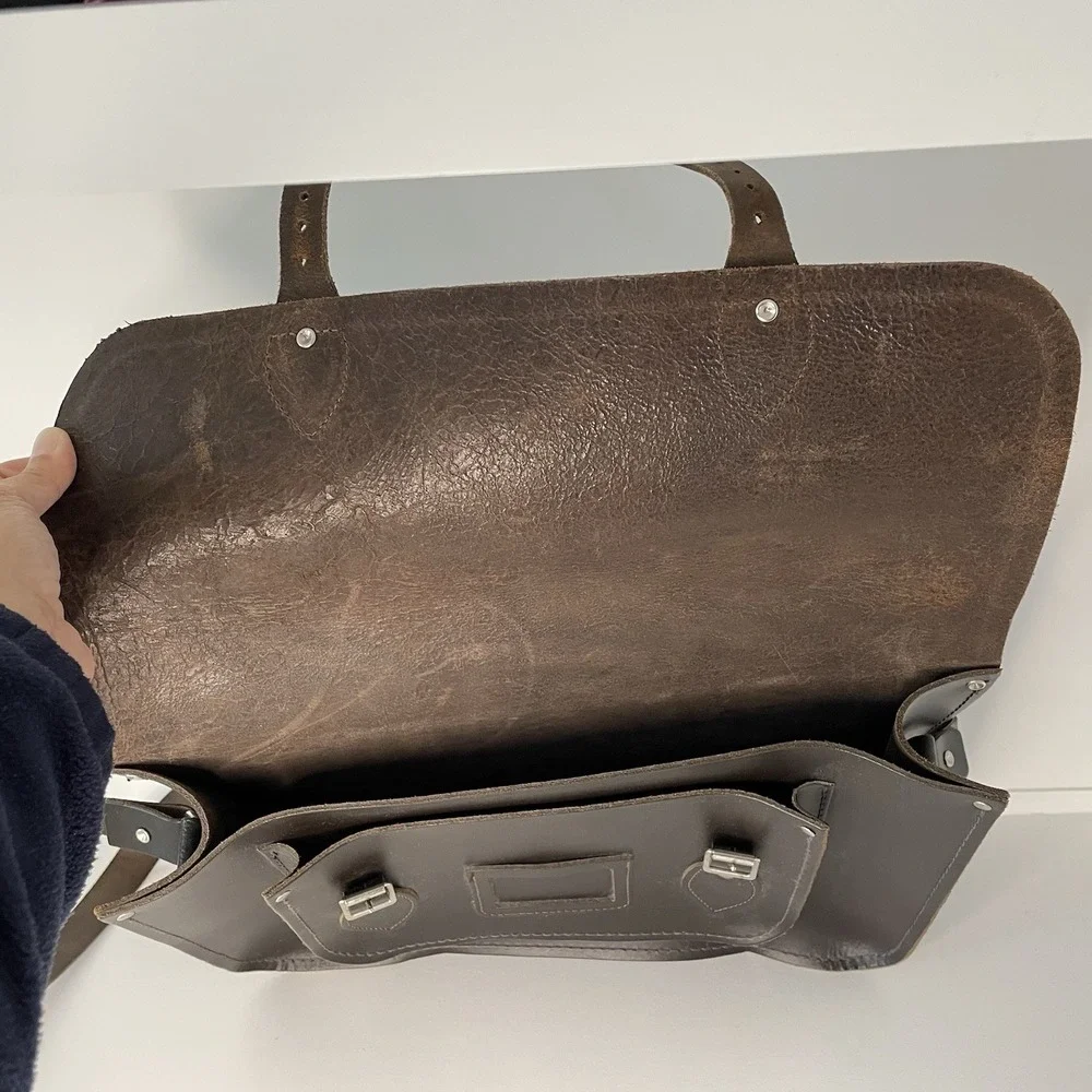 The Cambridge Satchel Company 15" Crossbody Messenger Bag Brown Leather Batchel - Picture 15 of 16